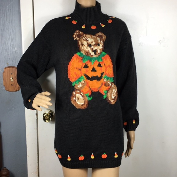 The Eagle’s Eye Sweaters - Vintage Halloween knit oversize turtleneck sweater